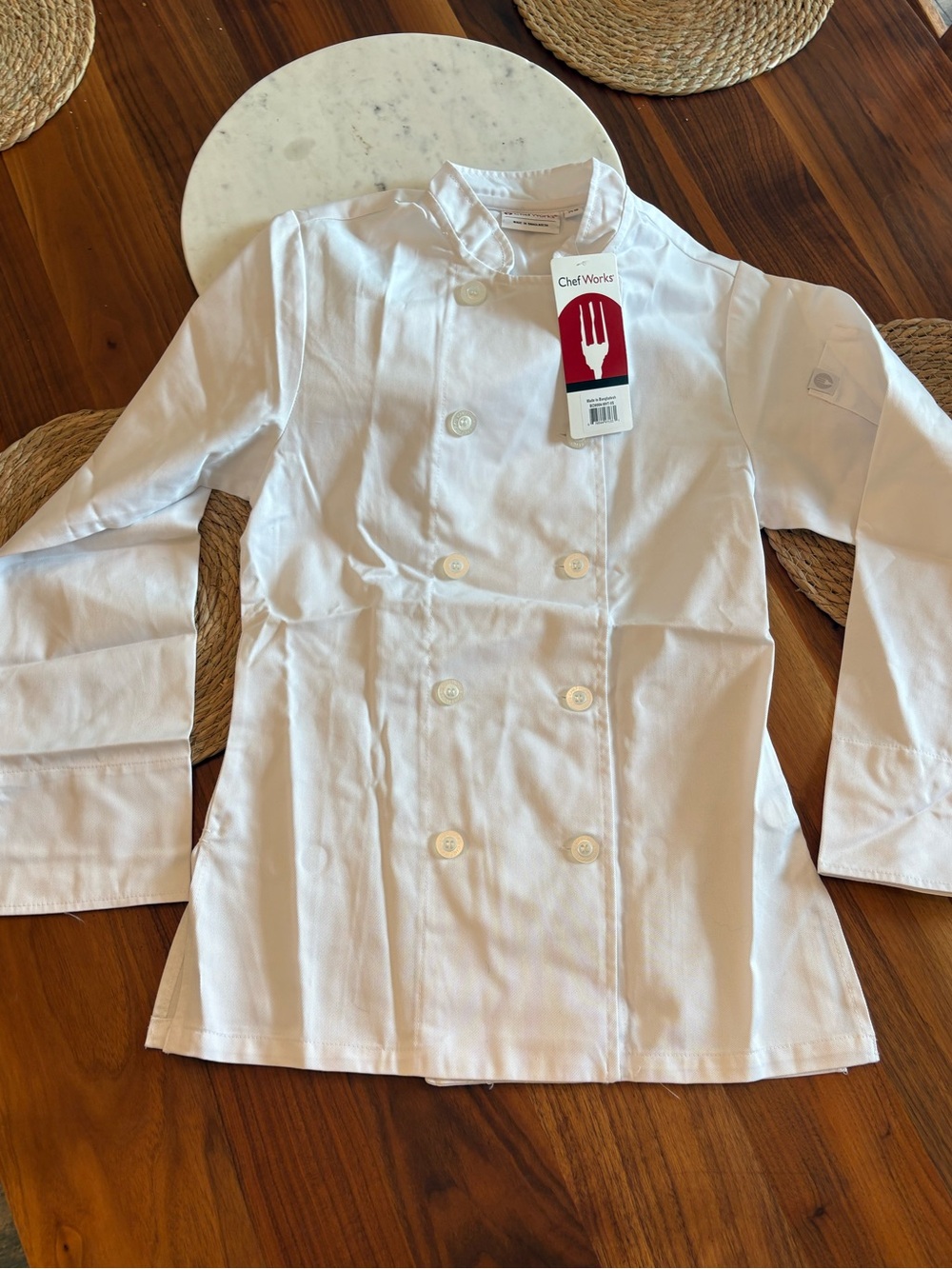Chefworks women’s chef coat xs NWT White